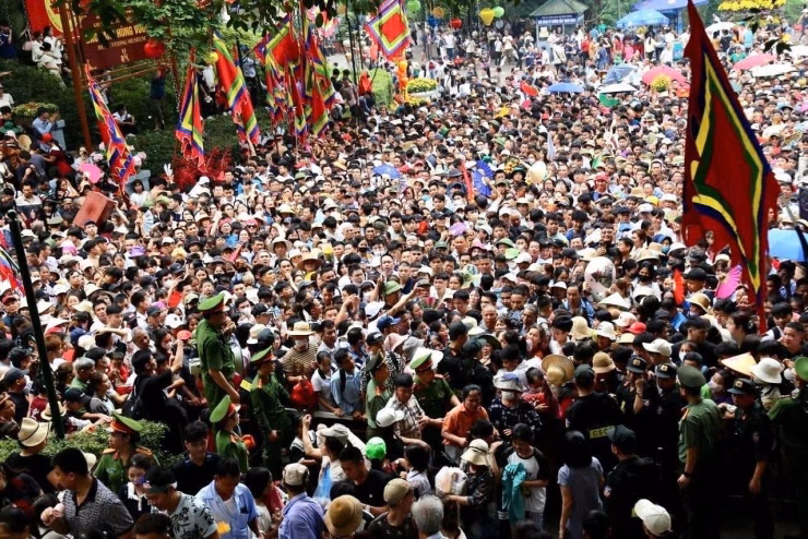 Không gian linh thiêng trong buổi Chính lễ Giỗ Tổ Hùng Vương, thu hút hàng triệu lượt khách hành hương về Đất Tổ.