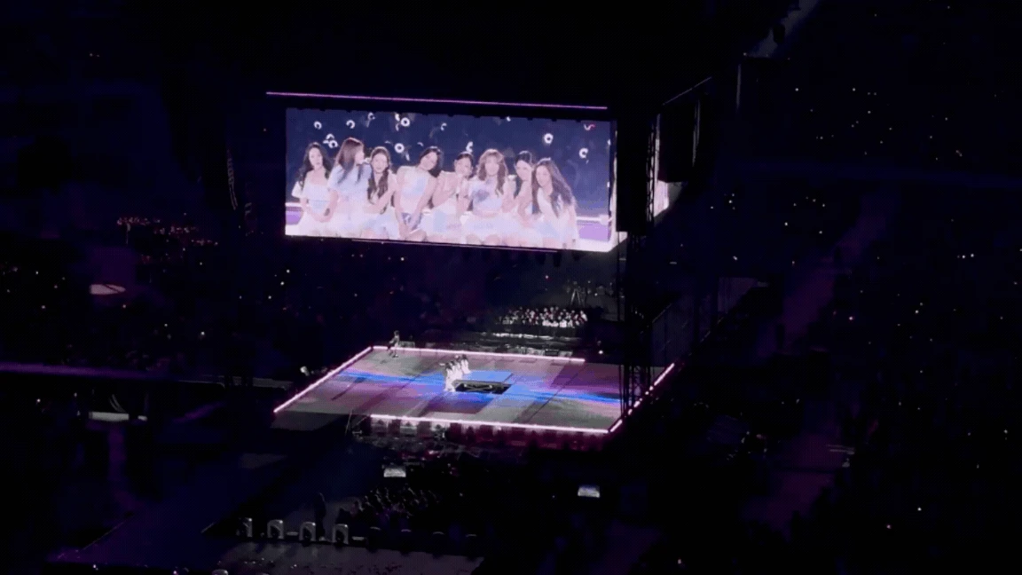 Toàn cảnh đêm diễn TWICE