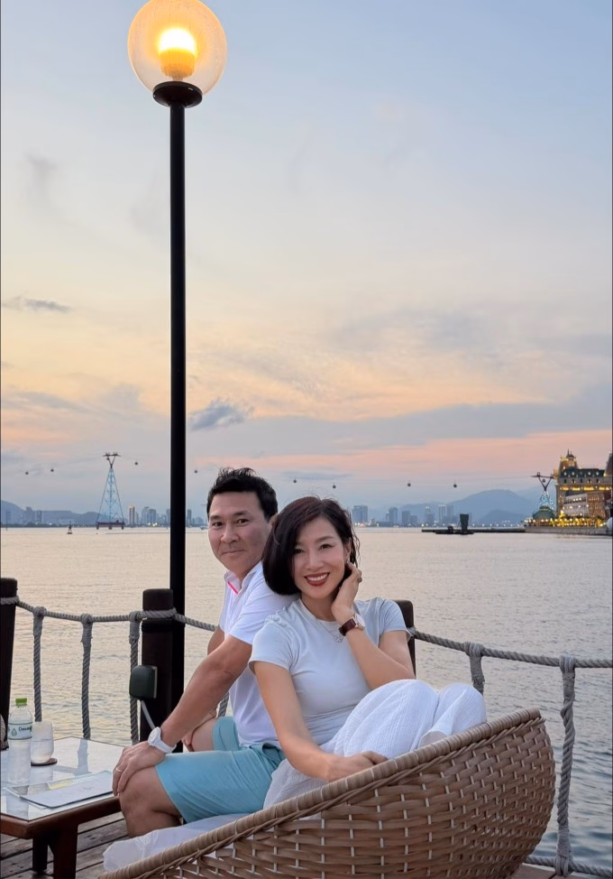Hoa hậu Bảo Ngọc xuất hiện đầy cuốn hút trong khung cảnh thiên nhiên.