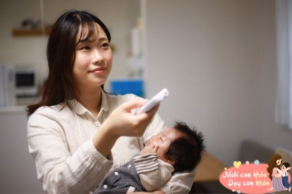 Bố mẹ chỉ nên dùng điều hoà ở thời gian nhất định trong ngày, tránh lạm dụng quá mức.
