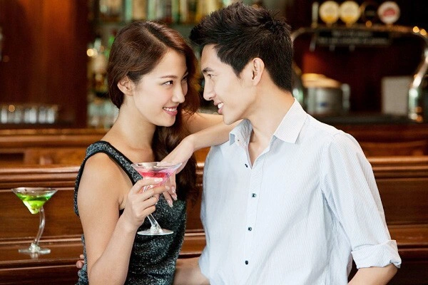 Những cảm xúc mãnh liệt bất chợt thường khiến chúng ta quên đi những cam kết dài lâu.